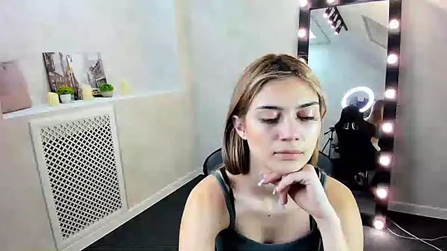 Snapshot of Cherry_Price chatting on 12/06/24, 12:45 Cherry Price online show from 12/06/24, 12:45