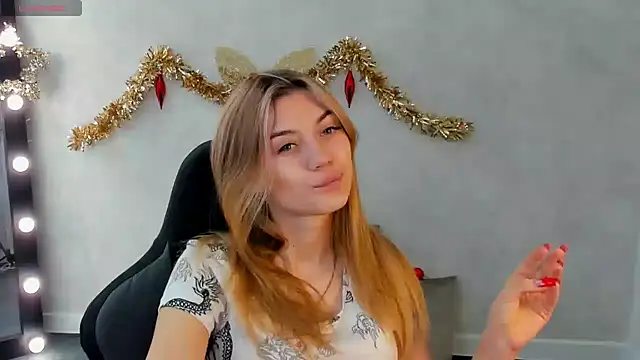 Snapshot of Cherry_Price chatting on 01/16/25, 12:12 Cherry Price online show from 01/16/25, 12:12