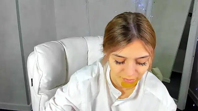 Snapshot of Cherry_Price chatting on 02/18/25, 12:15 Cherry Price online show from 02/18/25, 12:15