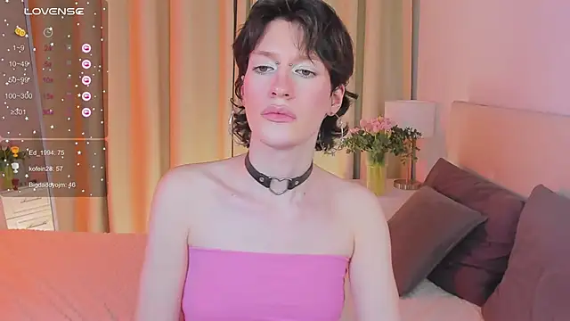 Snapshot of Kolette_Gray chatting on 03/06/25, 01:14 Kolette Gray online show from 03/06/25, 01:14