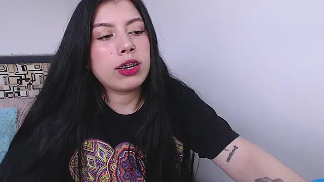 Snapshot of iam_emy chatting on 10/21/25, 08:42 iam emy online show from 10/21/25, 08:42