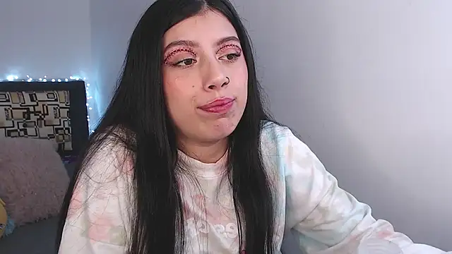 Snapshot of iam_emy chatting on 10/24/25, 03:03 iam emy online show from 10/24/25, 03:03