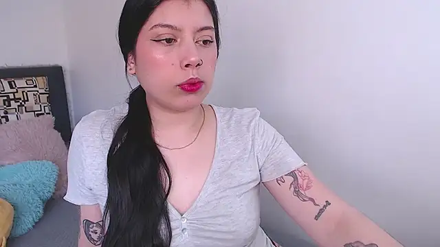 Snapshot of iam_emy chatting on 10/26/25, 09:31 iam emy online show from 10/26/25, 09:31