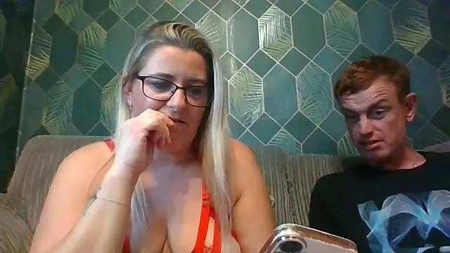 SweetXCandyX online show from 12/04/25, 06:49