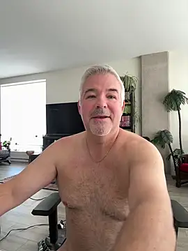Snapshot of aarosteev2 chatting on 02/10/26, 02:43 aarosteev2 online show from 02/10/26, 02:43