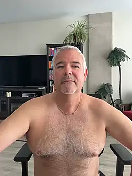 Snapshot of aarosteev2 chatting on 07/08/26, 12:42 aarosteev2 online show from 07/08/26, 12:42