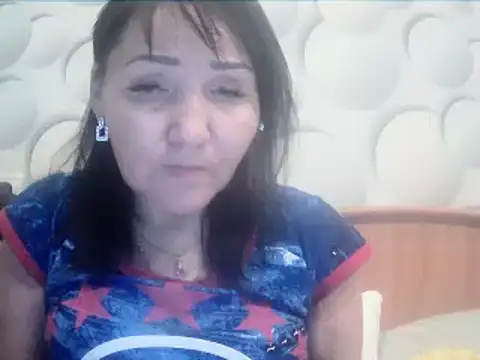 ClaireSunset online show from 12/17/25, 06:03