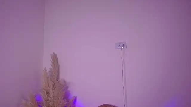 AngelaWhitte  online show from 02/02/25, 01:45
