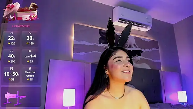 Snapshot of Belliinda_21 chatting on 02/22/25, 10:09 Belliinda 21 online show from 02/22/25, 10:09