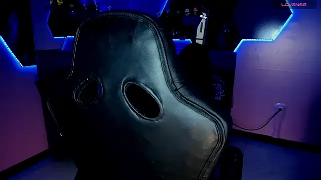 Snapshot of Belliinda_21 chatting on 10/29/25, 06:42 Belliinda 21 online show from 10/29/25, 06:42