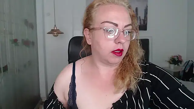 Tania Goddess  online show from 10/27/25, 01:59