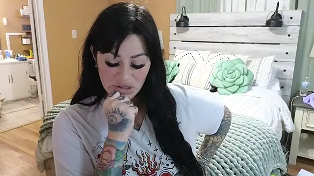 TexasTattooedHouseWife online show from 10/24/25, 02:35