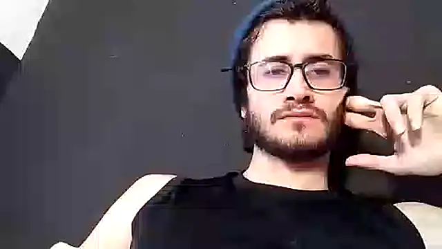 Snapshot of Loggan_donnelly chatting on 11/12/25, 07:13 Loggan donnelly online show from 11/12/25, 07:13