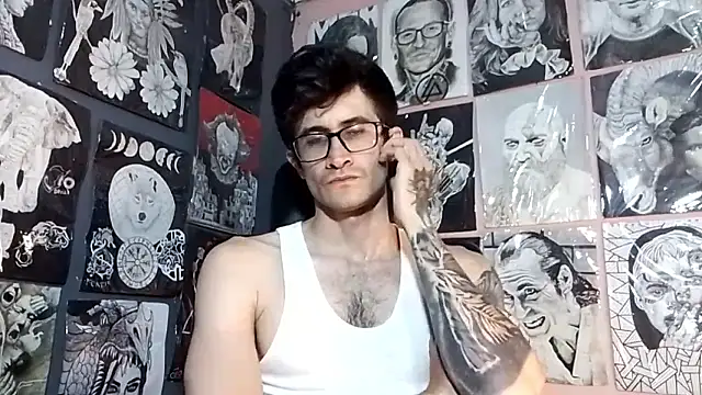 Snapshot of Loggan_donnelly chatting on 01/17/26, 11:30 Loggan donnelly online show from 01/17/26, 11:30