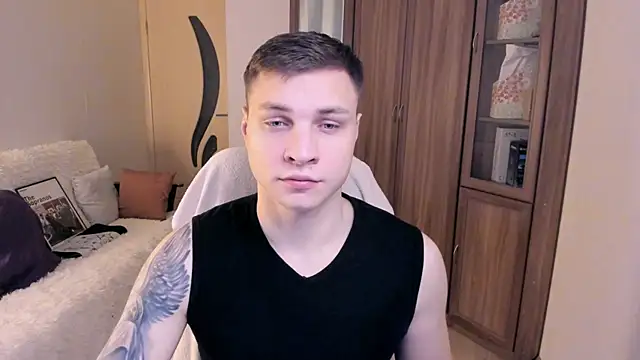 Snapshot of handsome_guy01 chatting on 09/19/25, 01:51 handsome guy01 online show from 09/19/25, 01:51