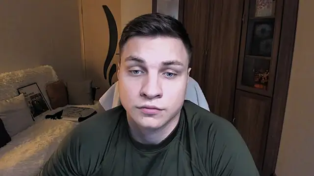 Snapshot of handsome_guy01 chatting on 09/24/25, 05:38 handsome guy01 online show from 09/24/25, 05:38