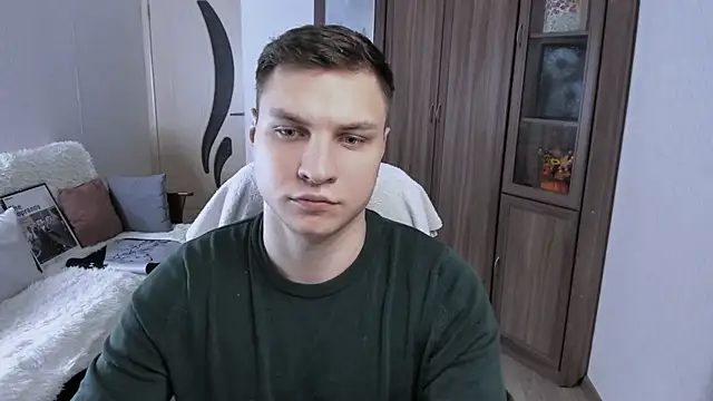 Snapshot of handsome_guy01 chatting on 09/25/25, 05:27 handsome guy01 online show from 09/25/25, 05:27