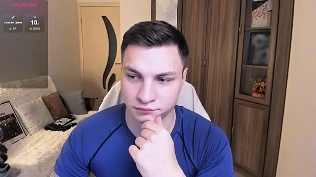 Snapshot of handsome_guy01 chatting on 09/30/25, 02:27 handsome guy01 online show from 09/30/25, 02:27