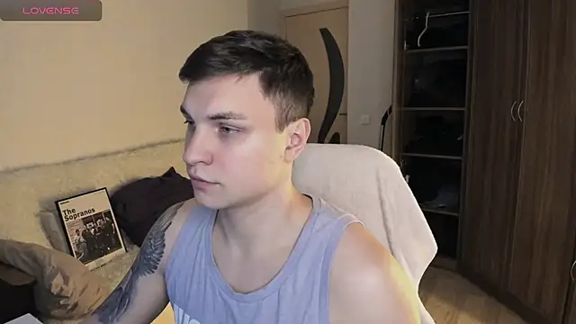 Snapshot of handsome_guy01 chatting on 10/06/25, 03:31 handsome guy01 online show from 10/06/25, 03:31