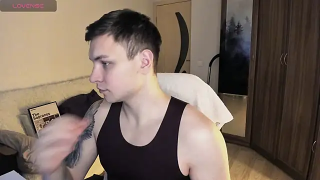 Snapshot of handsome_guy01 chatting on 10/08/25, 03:09 handsome guy01 online show from 10/08/25, 03:09