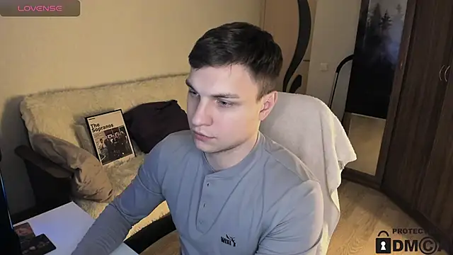 Snapshot of handsome_guy01 chatting on 10/10/25, 07:02 handsome guy01 online show from 10/10/25, 07:02