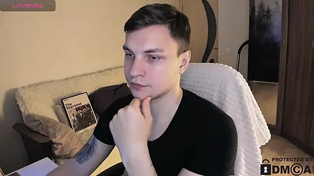 Snapshot of handsome_guy01 chatting on 10/11/25, 04:16 handsome guy01 online show from 10/11/25, 04:16