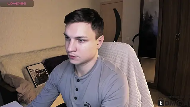 Snapshot of handsome_guy01 chatting on 10/18/25, 02:25 handsome guy01 online show from 10/18/25, 02:25