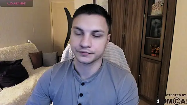 Snapshot of handsome_guy01 chatting on 10/25/25, 07:30 handsome guy01 online show from 10/25/25, 07:30