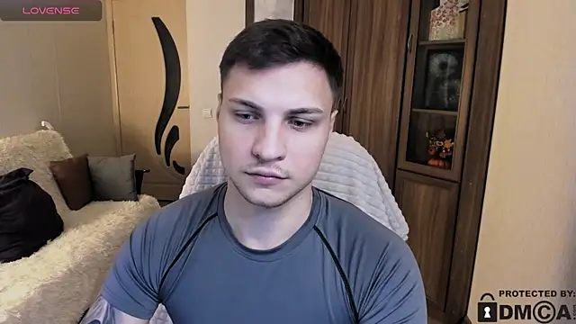 Snapshot of handsome_guy01 chatting on 10/28/25, 03:47 handsome guy01 online show from 10/28/25, 03:47