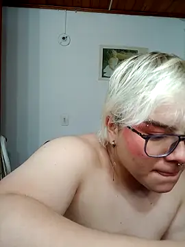 amalia love online show from 10/16/25, 06:25