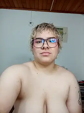 Snapshot of amalia_love chatting on 11/25/25, 03:34 amalia love online show from 11/25/25, 03:34