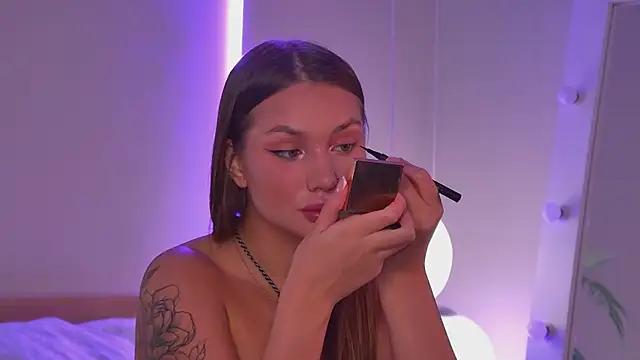 ViolaFlirt online show from 10/26/25, 04:07