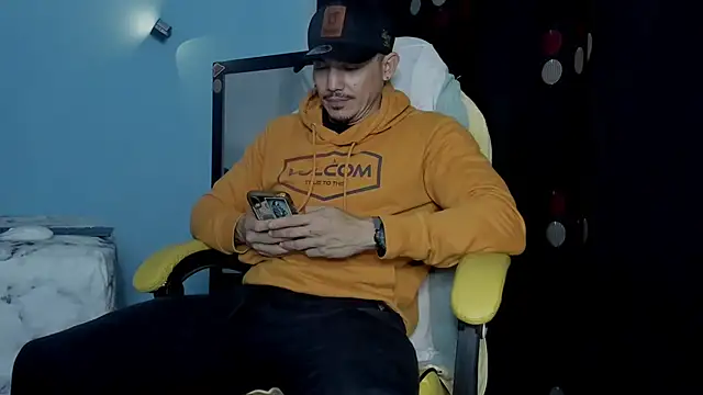 Alex motta online show from 10/28/25, 04:05