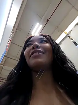 lianisrose online show from 11/14/25, 06:50