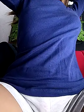 lianisrose online show from 12/18/25, 01:00