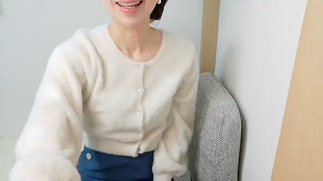 Hana-tan online show from 02/11/26, 01:10