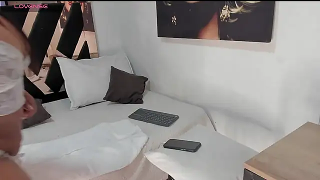 Alenajones online show from 06/29/26, 05:57