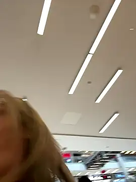 Snapshot of Aligoldbottom chatting on 12/27/24, 08:18 Aligoldbottom online show from 12/27/24, 08:18