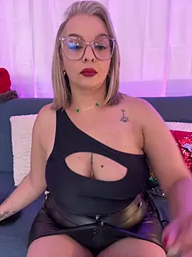 Snapshot of Aligoldbottom chatting on 01/03/25, 03:22 Aligoldbottom online show from 01/03/25, 03:22