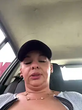 Snapshot of Aligoldbottom chatting on 01/26/25, 06:16 Aligoldbottom online show from 01/26/25, 06:16