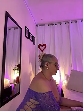 Snapshot of Aligoldbottom chatting on 02/15/25, 09:59 Aligoldbottom online show from 02/15/25, 09:59