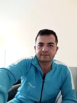 Snapshot of cshn001 chatting on 12/19/24, 07:18 cshn001 online show from 12/19/24, 07:18