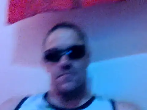 Snapshot of whitevegas69 chatting on 09/26/25, 08:18 whitevegas69 online show from 09/26/25, 08:18