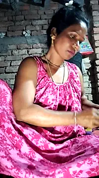 Hotty-dola online show from 02/05/25, 03:45