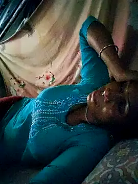 Hotty-dola online show from 03/02/25, 09:42