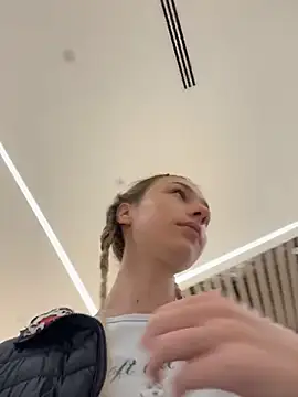 Lia  Love online show from 09/16/25, 01:12