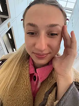 Lia  Love online show from 10/14/25, 12:28