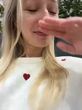 Lia  Love online show from 11/24/25, 12:05