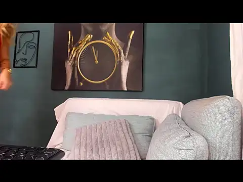 kriztaljessika online show from 11/18/25, 04:17