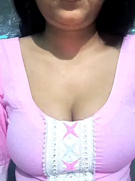 Snapshot of NEETU-89 chatting on 09/14/25, 02:33 NEETU-89 online show from 09/14/25, 02:33